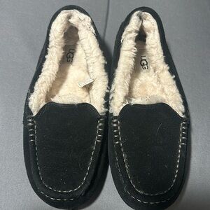 Women’s uggs size 6 used as indoor slippers